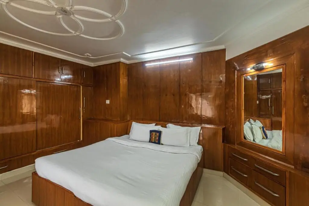 Солан: Saffronstays Grandview Haven, Barog
