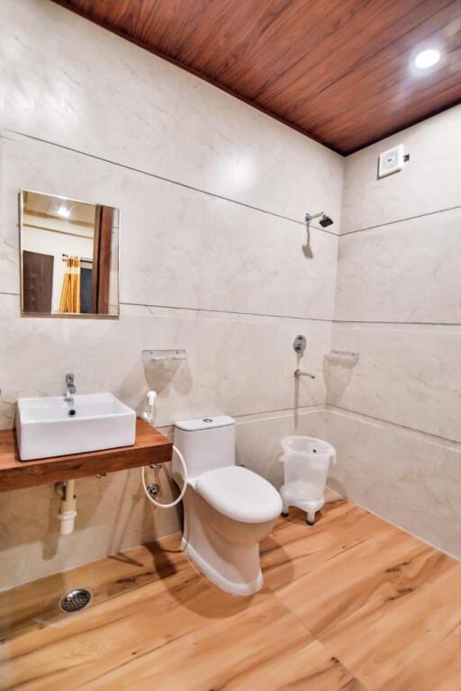 Hotel Heera Emerald — фото 1
