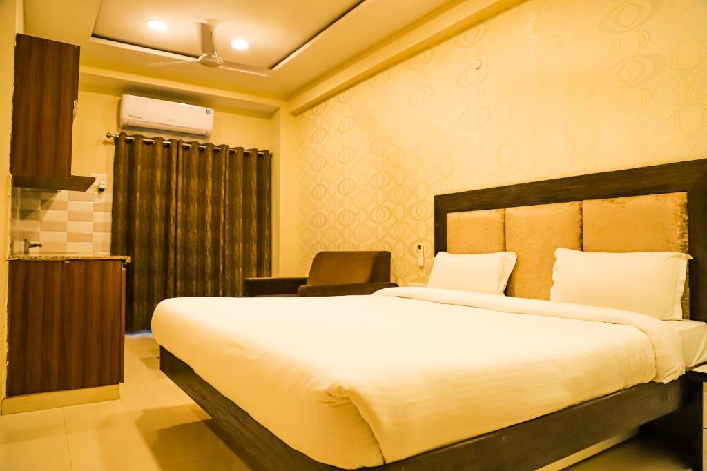 Вриндаван: Hotel Shri Radha Nikunj at Prem Mandir