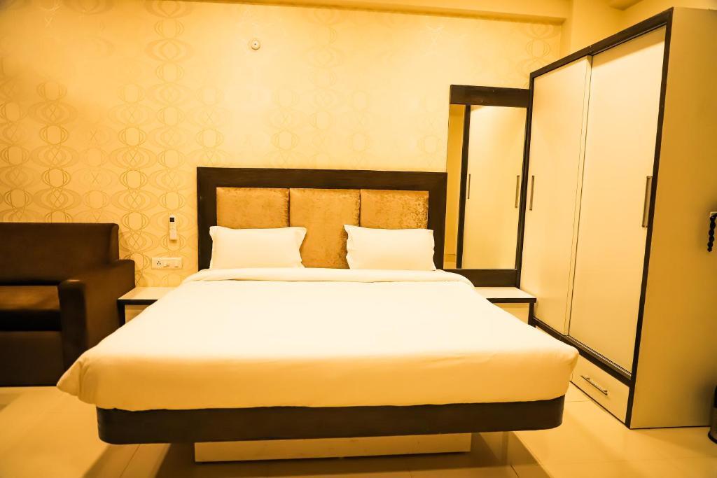 Вриндаван: Hotel Shri Radha Nikunj at Prem Mandir