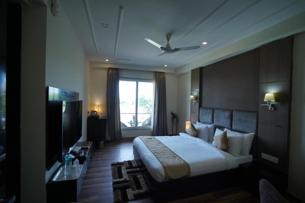 Вриндаван: Hotel Idhayan Palace