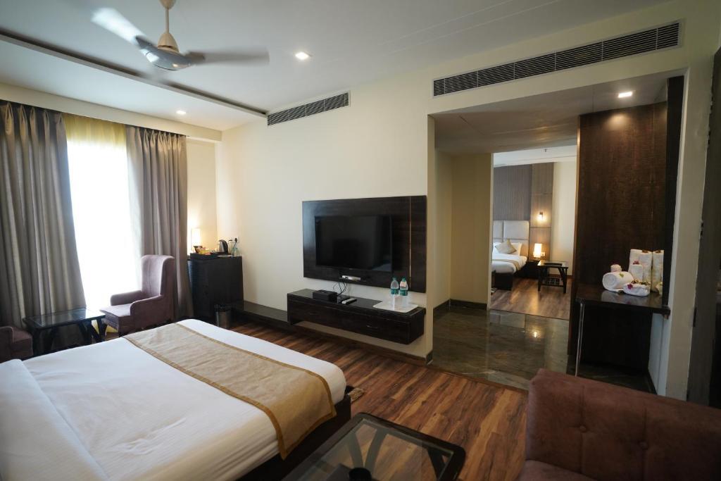 Вриндаван: Hotel Idhayan Palace