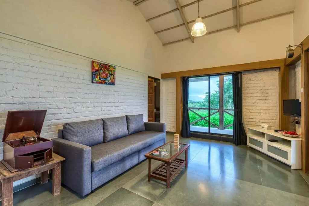 Игатпури: SaffronStays Le Soil - pet-friendly villa with viewing deck for panoramic views