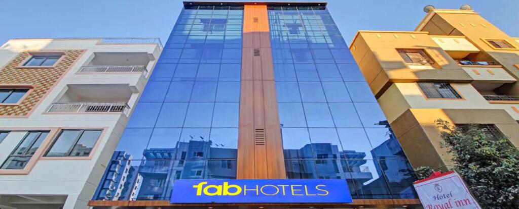 Fabhotel Royal Inn Ns — фото 1
