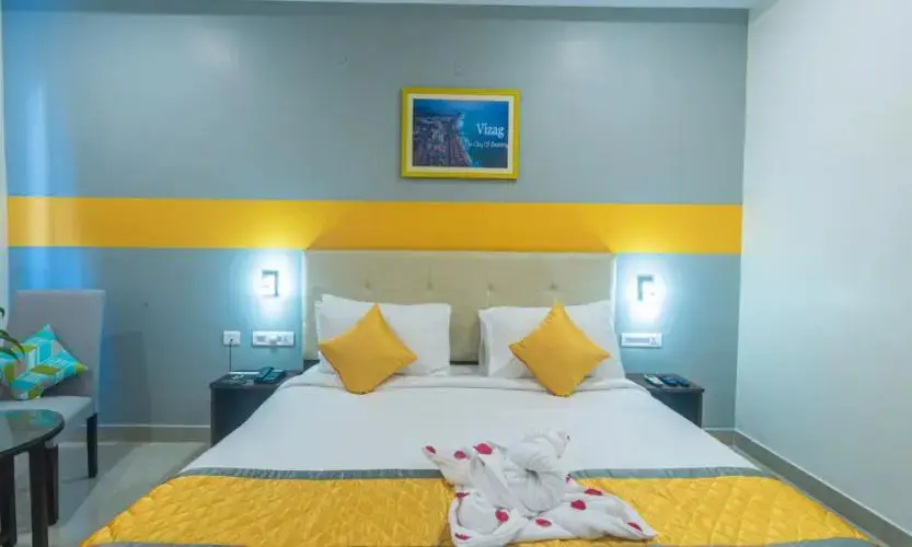 Висакхапатнам: Hotel V Pride