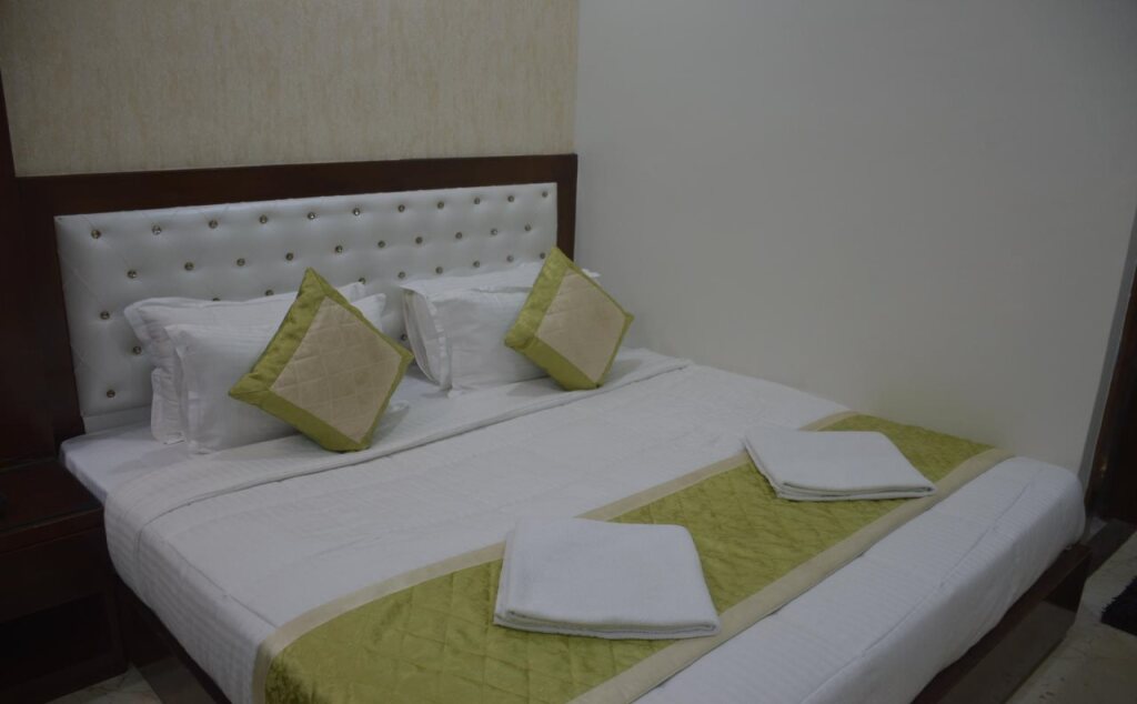 Варанаси: Hotel Midcity