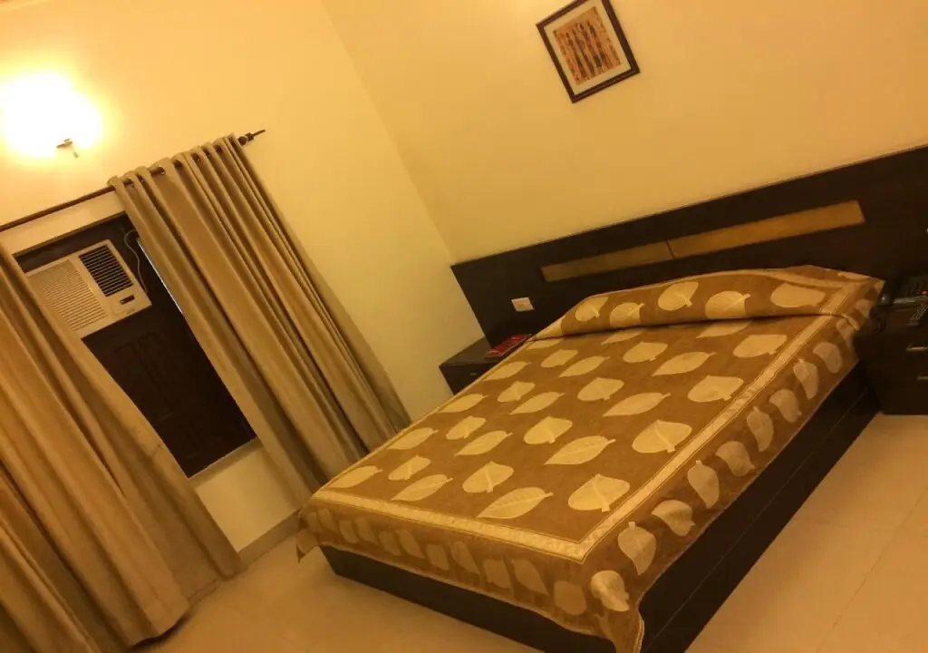 Hotel Cresent Near Assi Ghat — фото 1