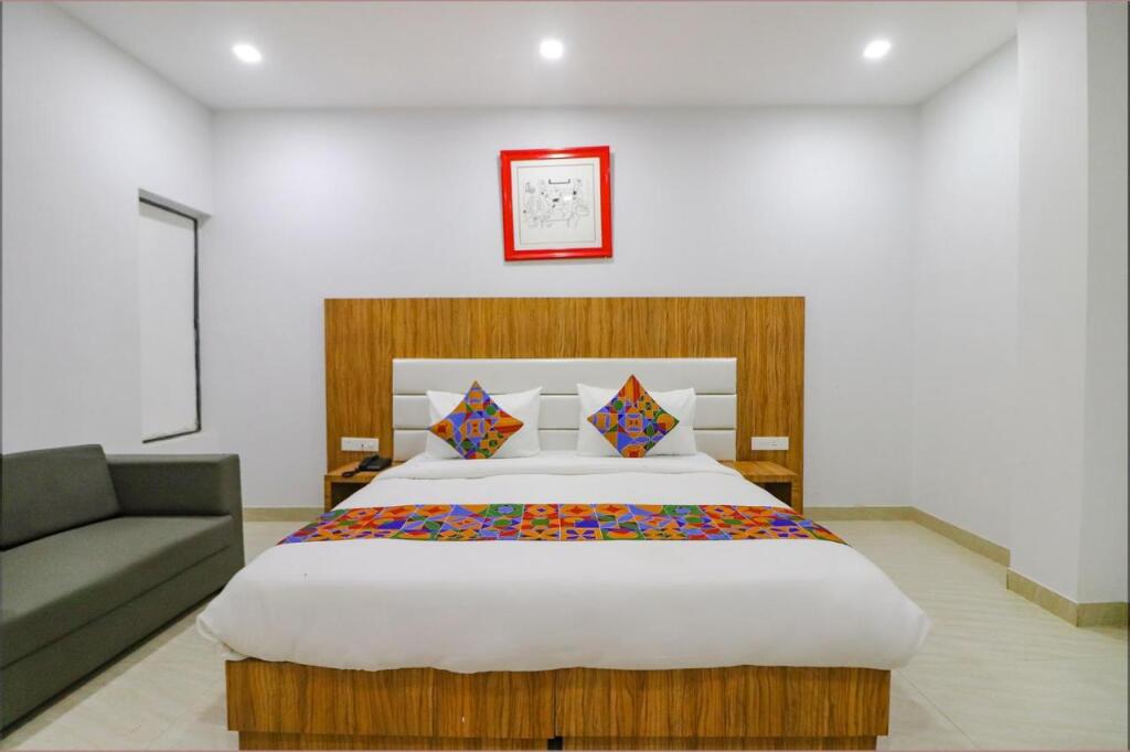 Варанаси: Fabhotel Premium Kashi