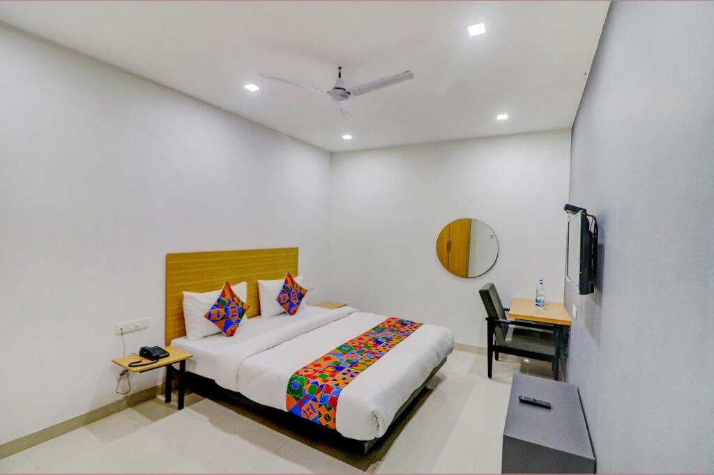 Варанаси: Fabhotel Premium Kashi