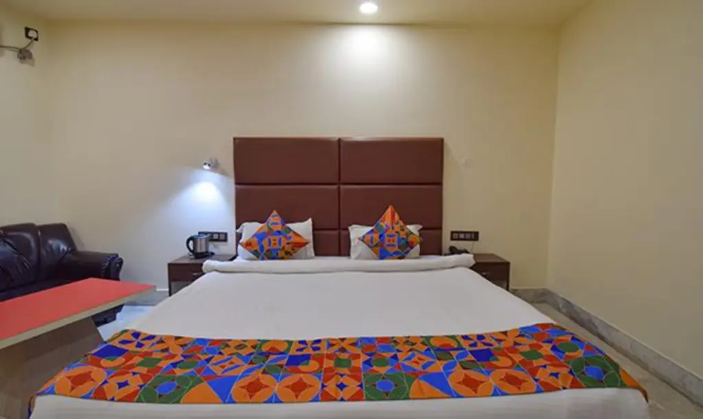 Гувахати: Fabhotel Red Rose
