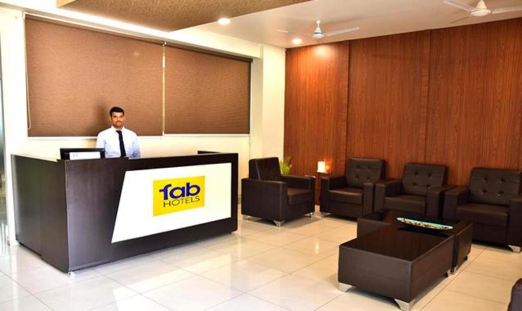 Хидерабад: FabHotel Eminent Suites