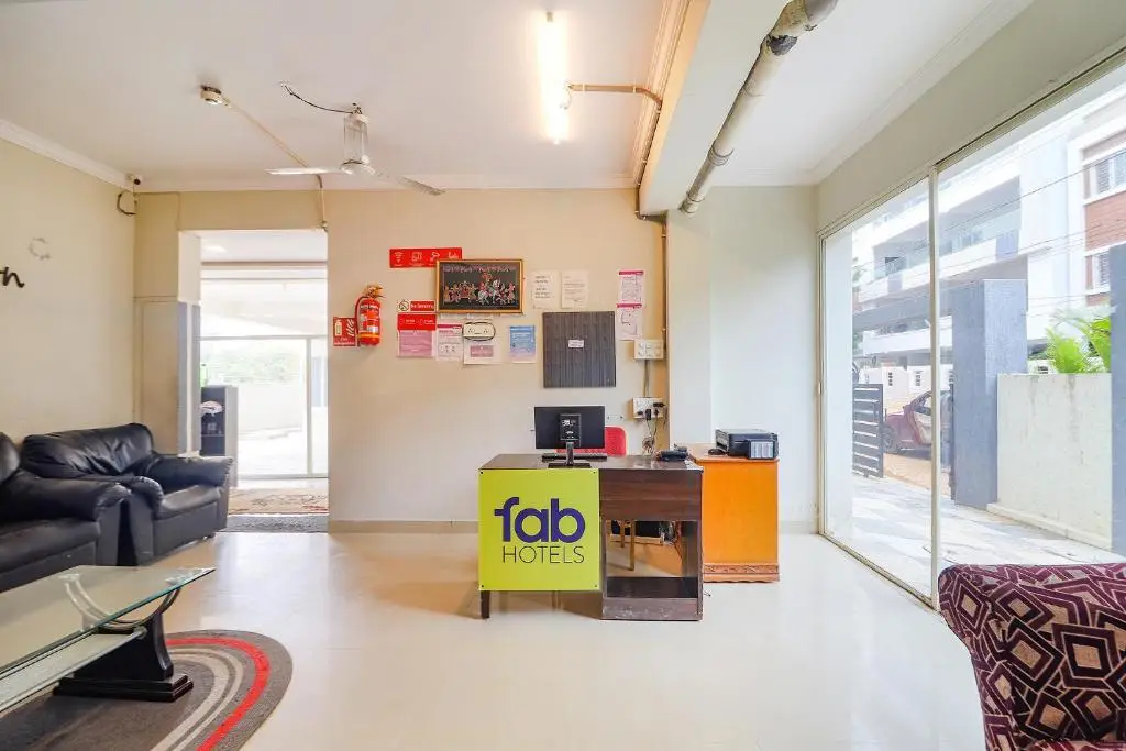 Хидерабад: Fabhotel Srisai Hill View