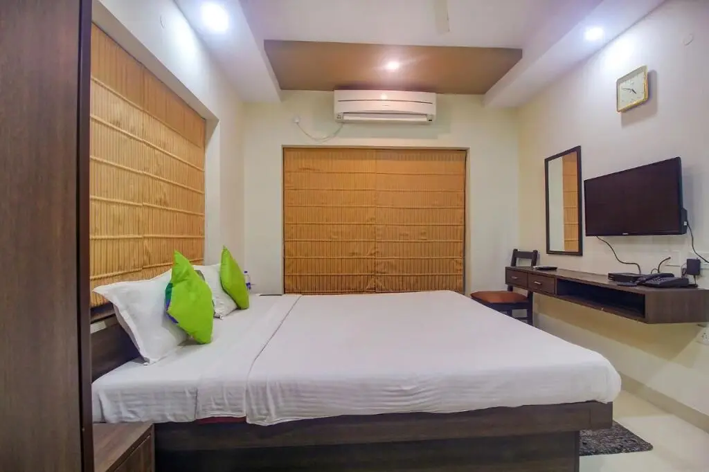 Колката: FabHotel Four Seasons