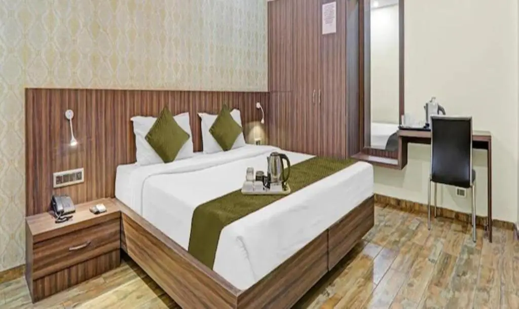Лакхнау: Fabhotel Sam Inn