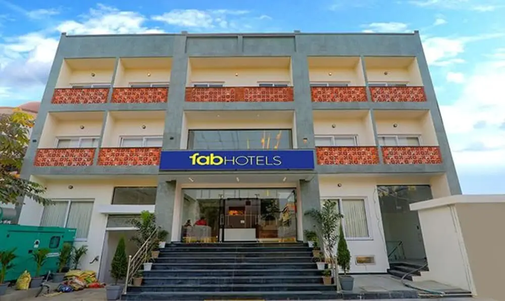 Fabhotel Pratham Inn — фото 1