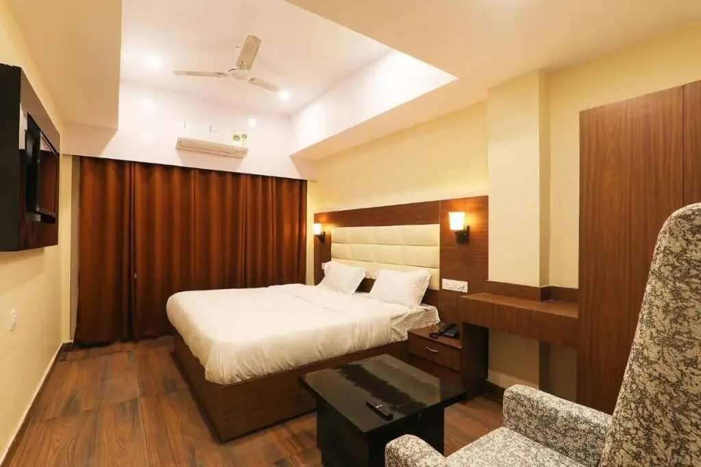 Лакхнау: FabHotel Blueark