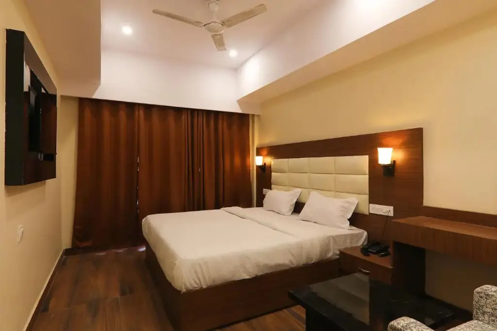 Лакхнау: FabHotel Blueark