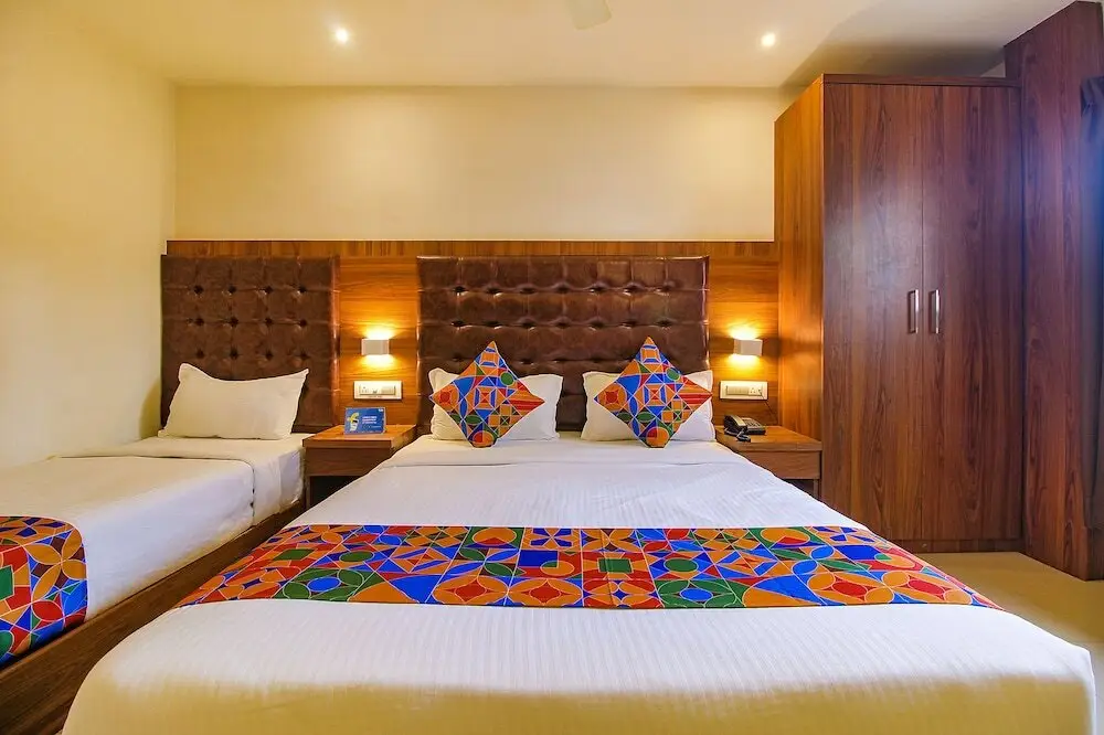 Мумбаи: FabHotel Seven Olives