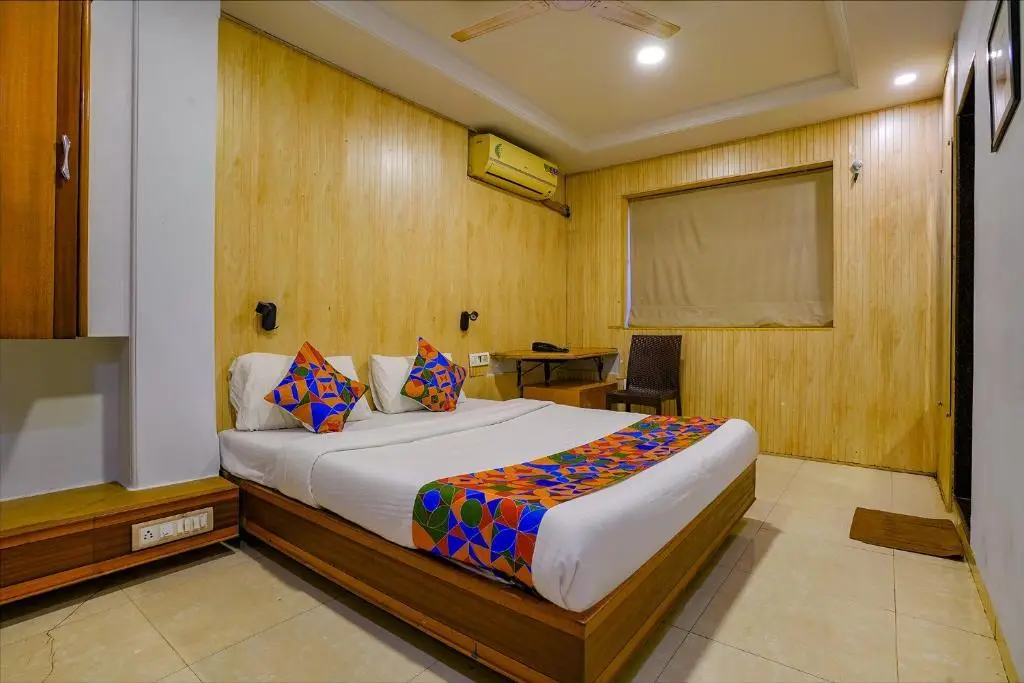 Мумбаи: FabHotel Manas Residency