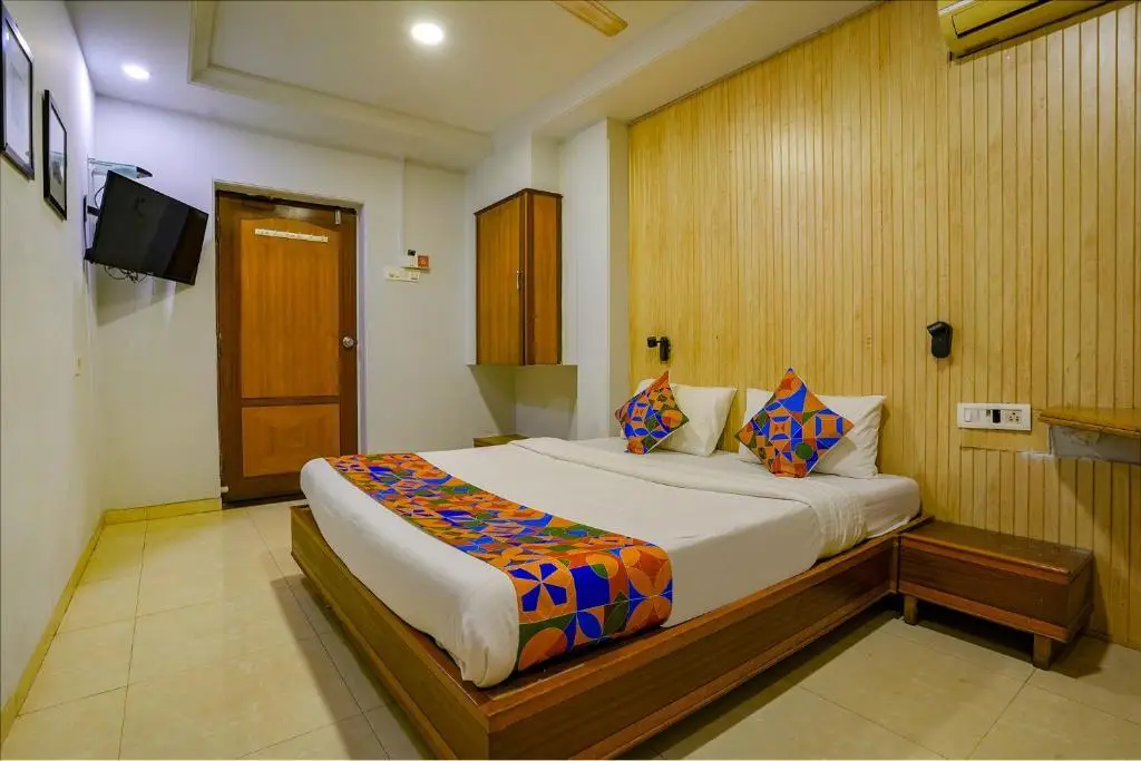 Мумбаи: FabHotel Manas Residency