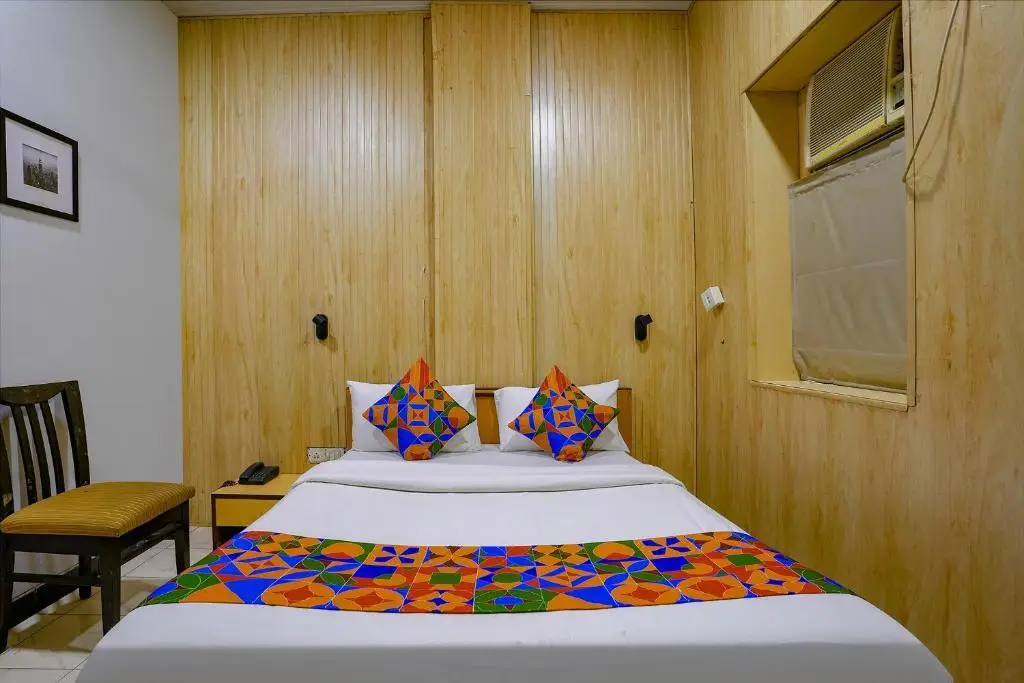 Мумбаи: FabHotel Manas Residency
