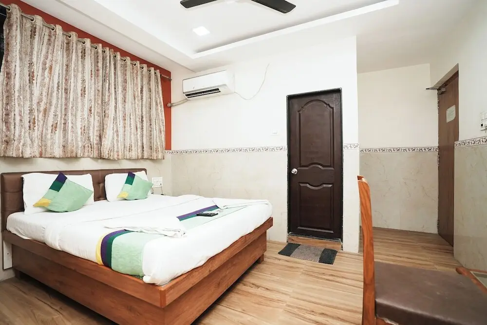 Нави-Мумбай: Hotel Sai Bansi Residency, MIDC Industrial Area, Turbhe, Navi Mumbai