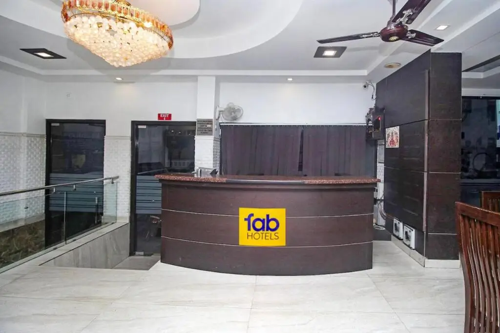 Нью-Дели: Fabhotel Arihant Inn