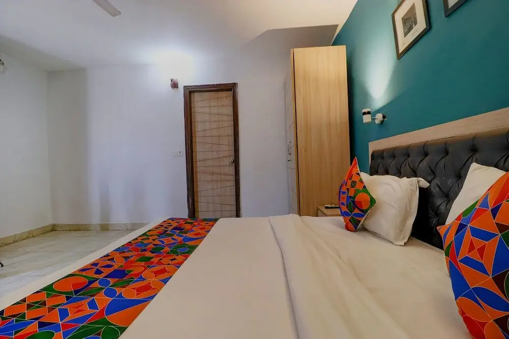 Нью-Дели: FabHotel Royal Inn