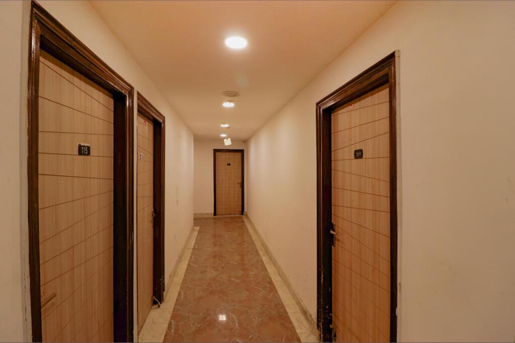 Нью-Дели: FabHotel Royal Inn