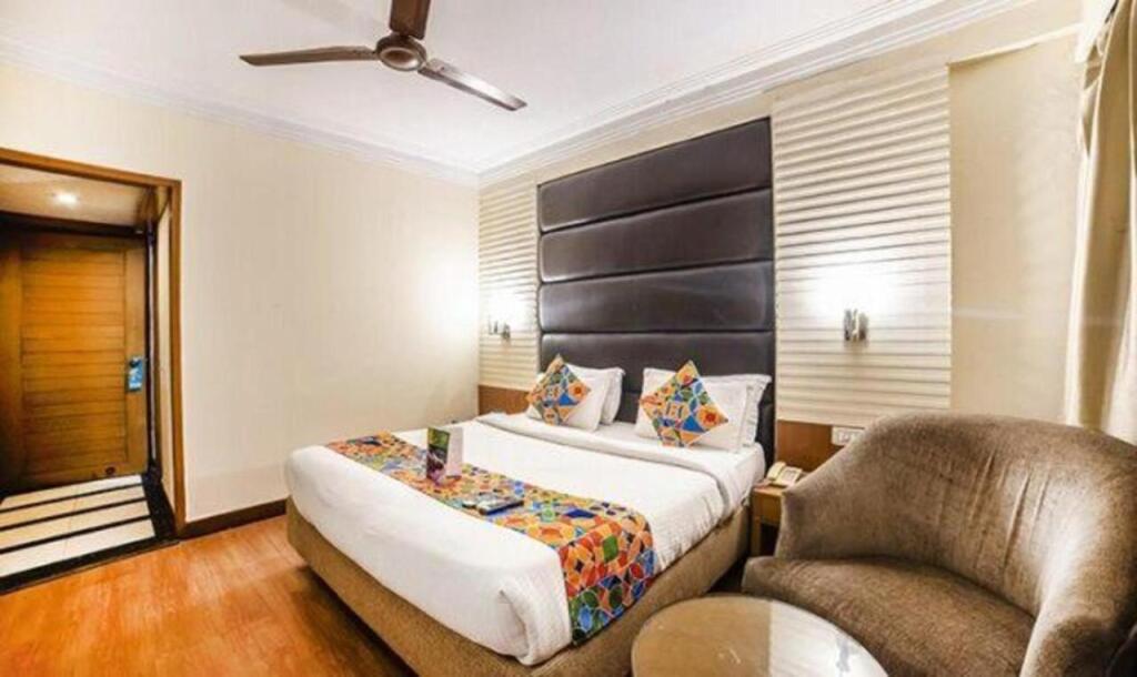 Нью-Дели: FabHotel BMK Grand