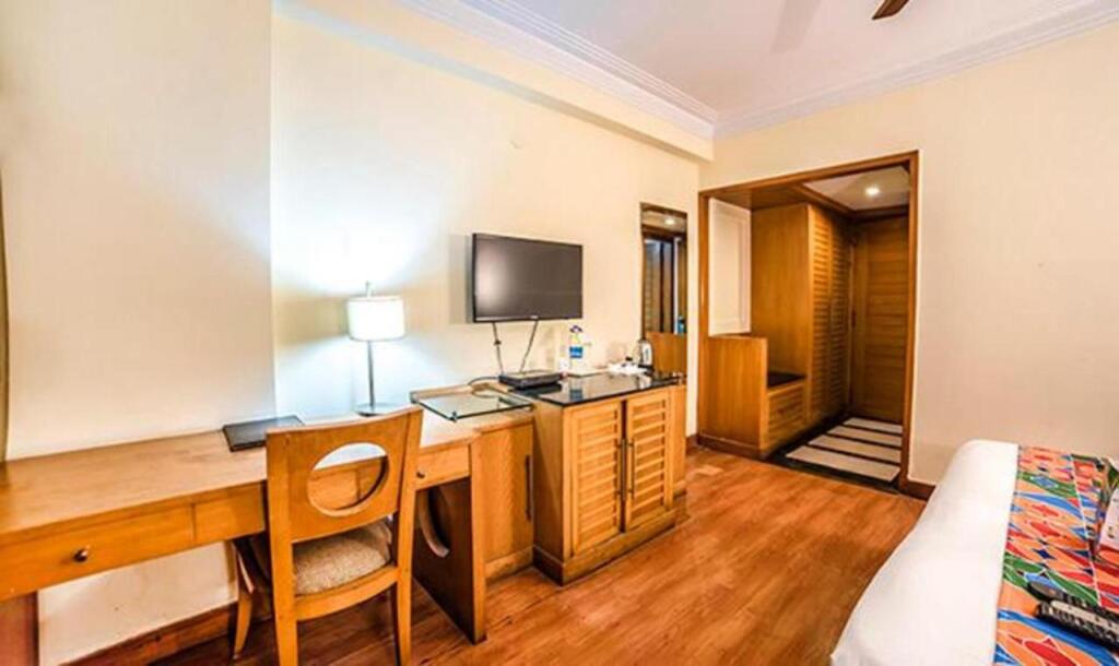 Нью-Дели: FabHotel BMK Grand