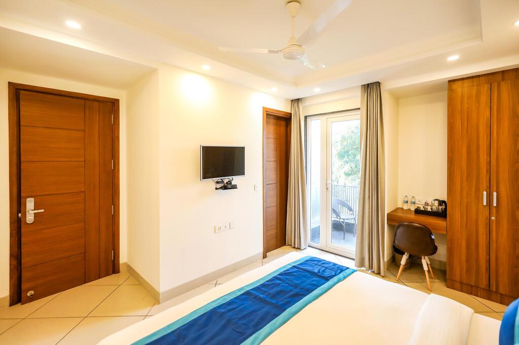 Нью-Дели: Fabhotel La Paz Stay B&B