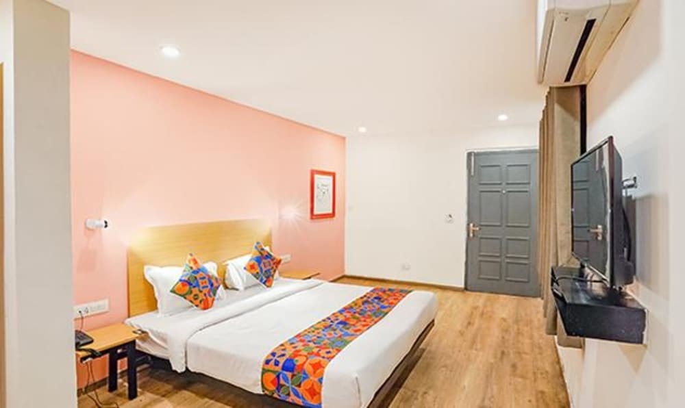 Нойда: FabHotel Noida Grand