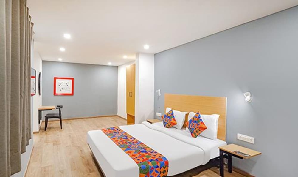 Нойда: FabHotel Noida Grand