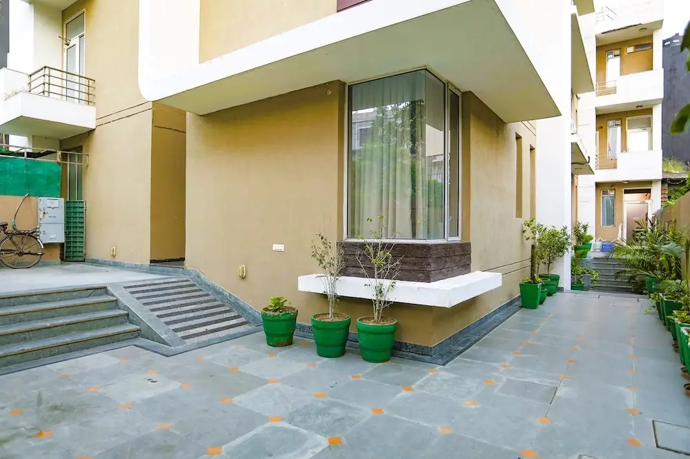 Нойда: Fabhotel Grand Olive