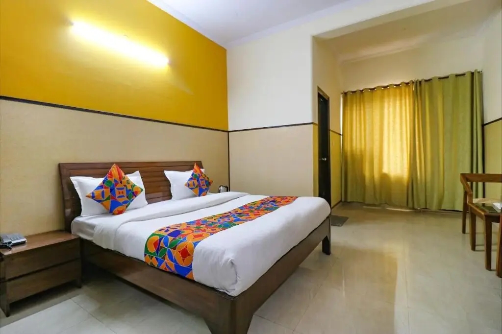 Нойда: Fabhotel Elite Park