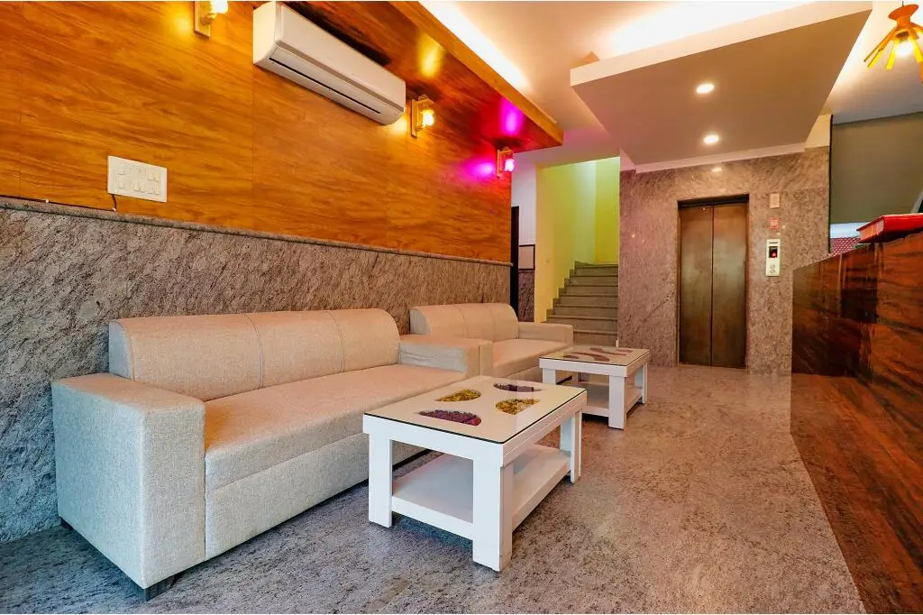 Нойда: Fabhotel Elite Park