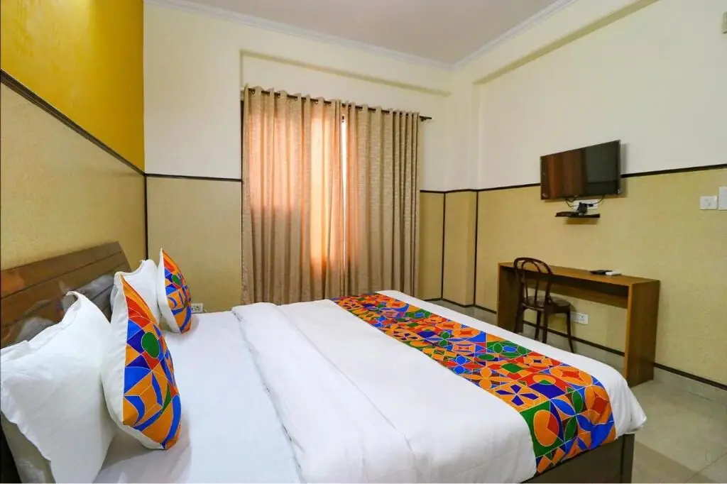 Нойда: Fabhotel Elite Park