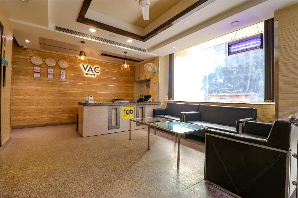 Нойда: FabHotel Vacanza