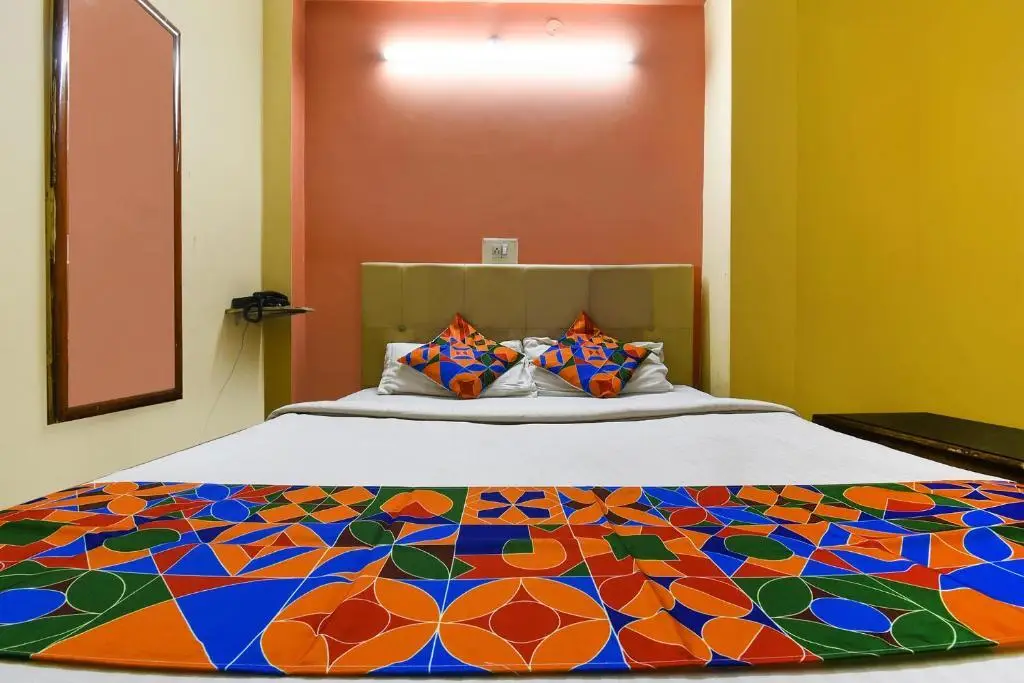 Патна: FabHotel DP International