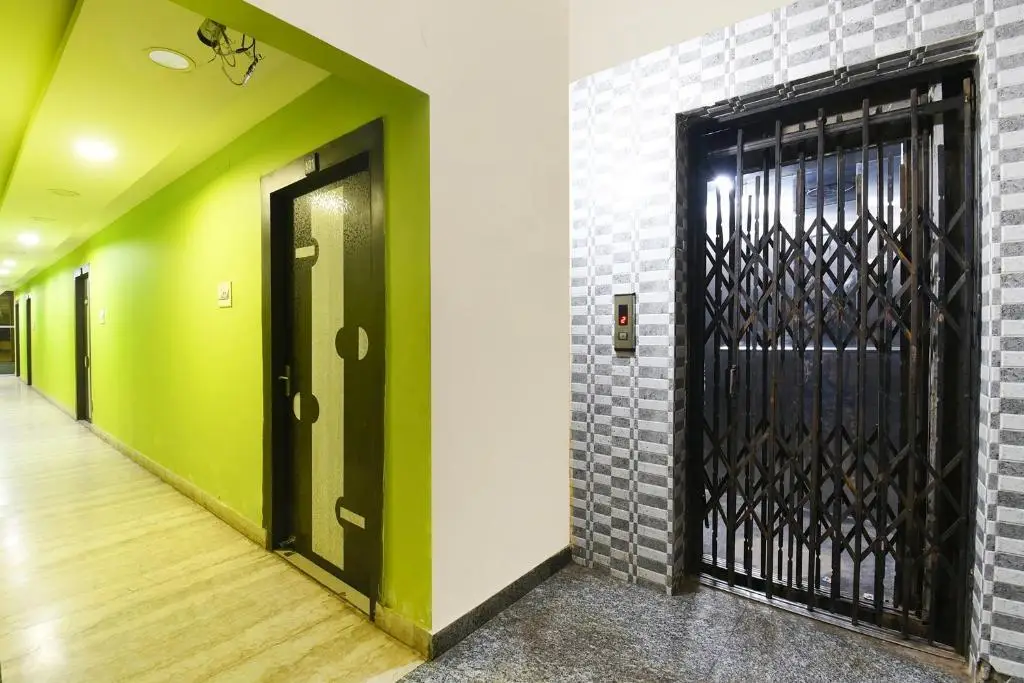 Патна: FabHotel DP International