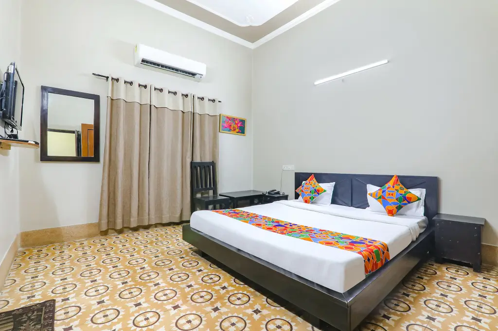 Праяградж: Fabhotel Harmony