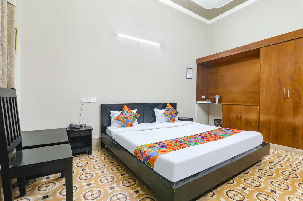 Праяградж: Fabhotel Harmony