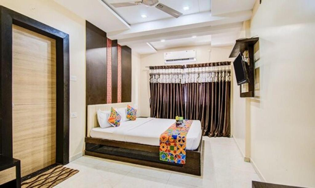Пуна: FabHotel Krishna Regency