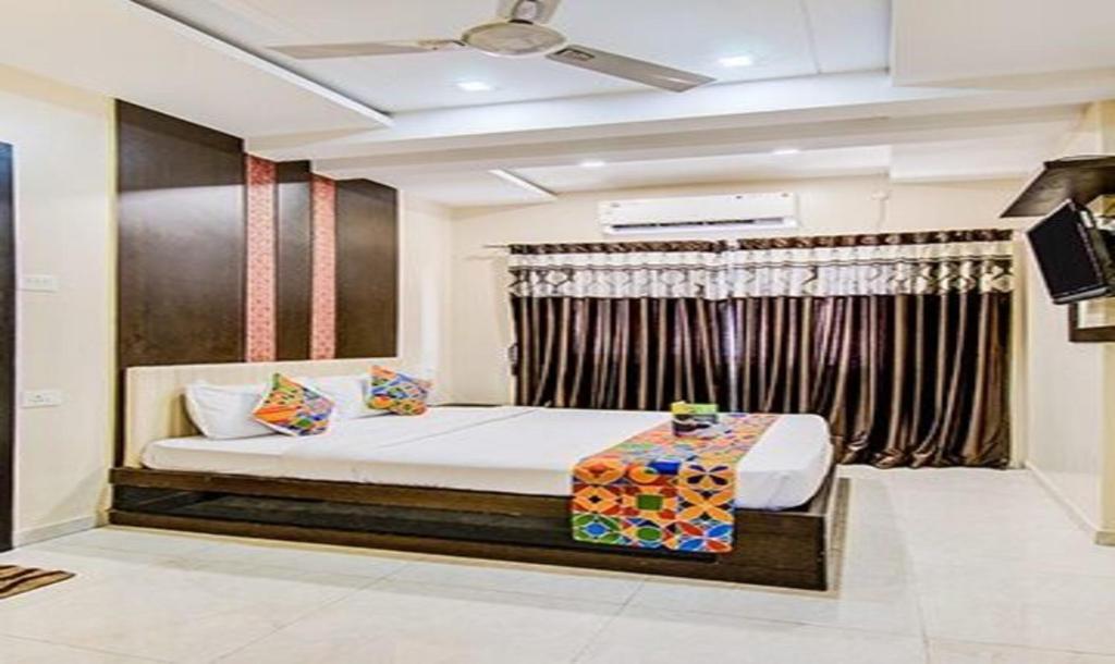 Пуна: FabHotel Krishna Regency