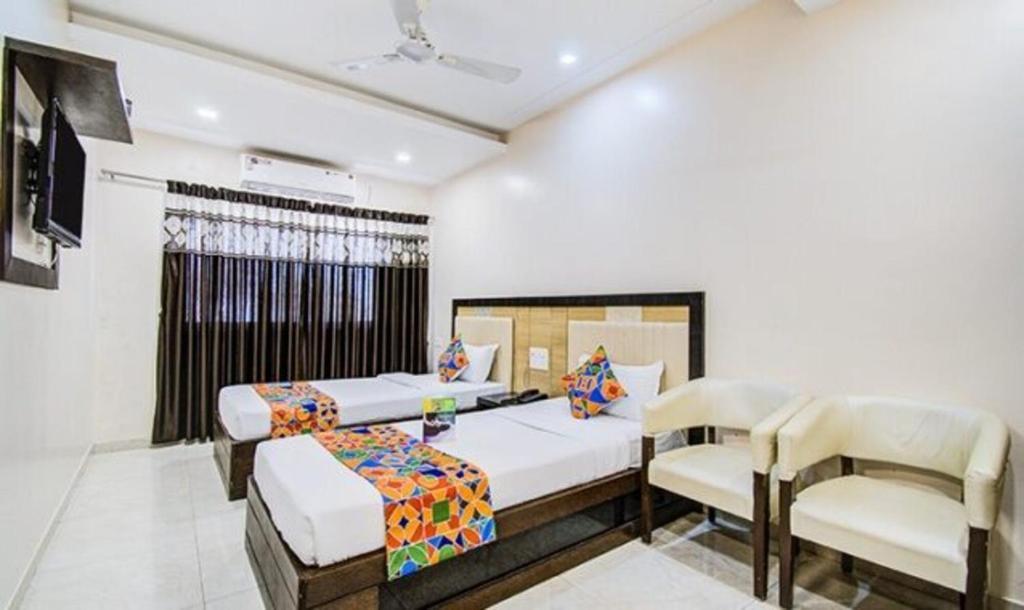 Пуна: FabHotel Krishna Regency