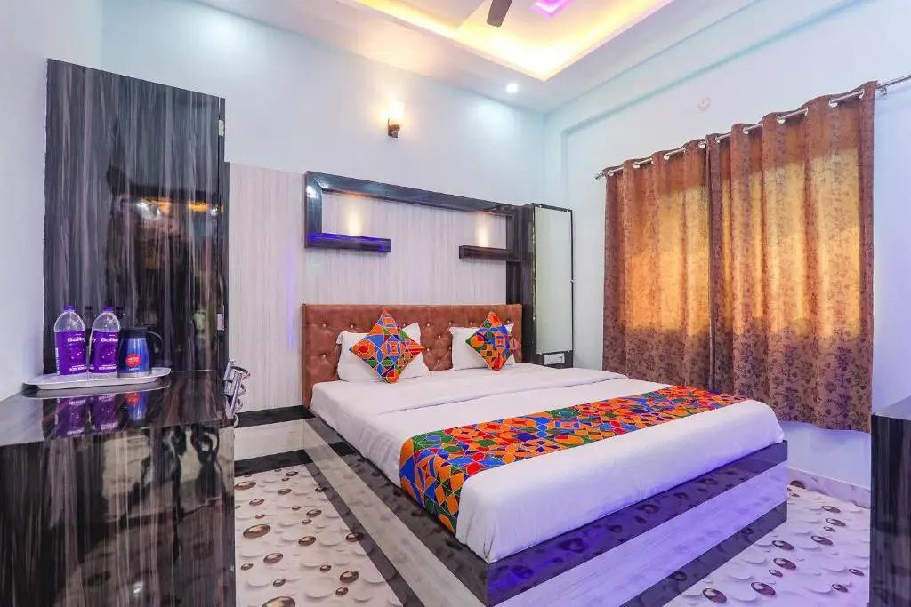 Сарнатх: Fabhotel Lumbini International