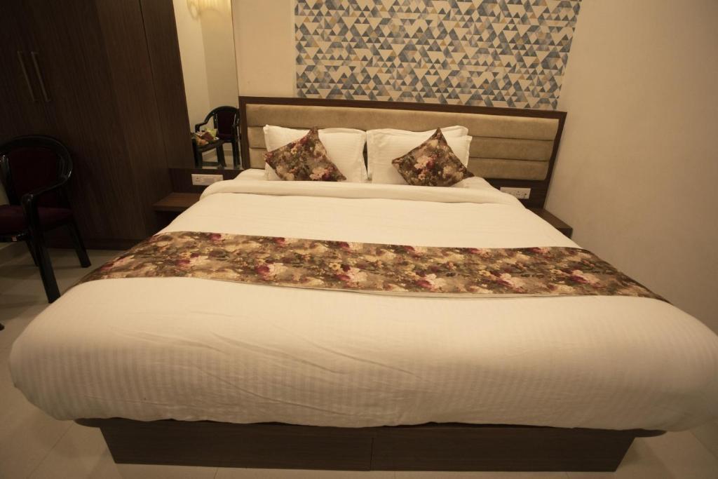 Удаипур: Hotel Bhairav Bagh with Swimming Pool
