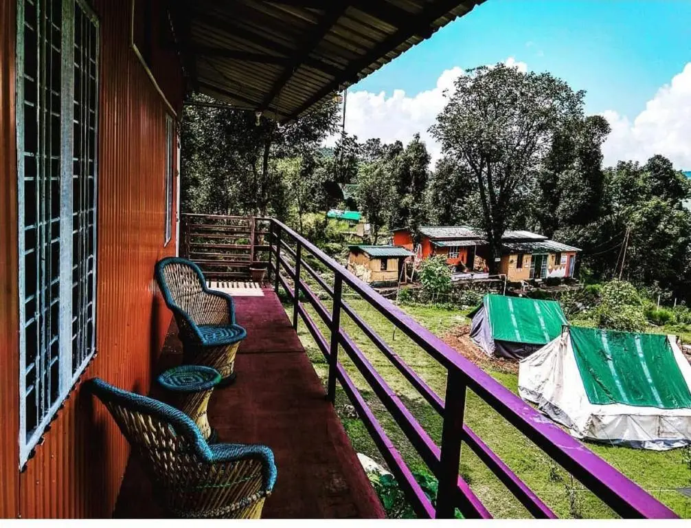 Чамоли: Chopta Eco Cottage & Camping