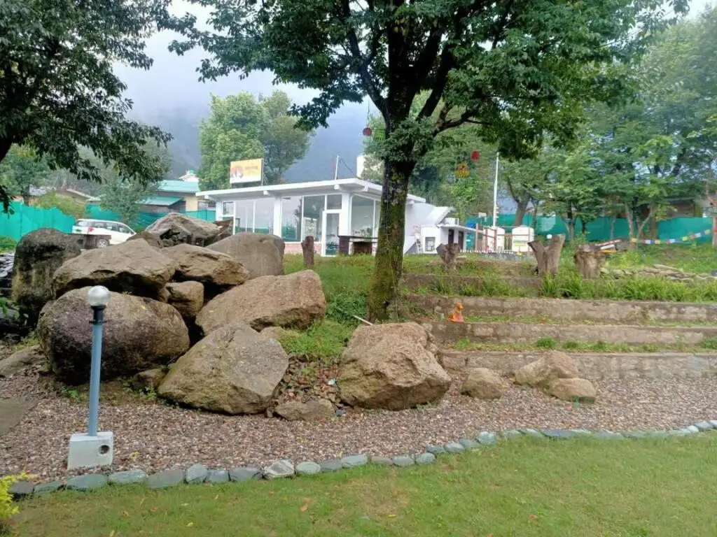 Кангра: Hotel Himalayan off trails